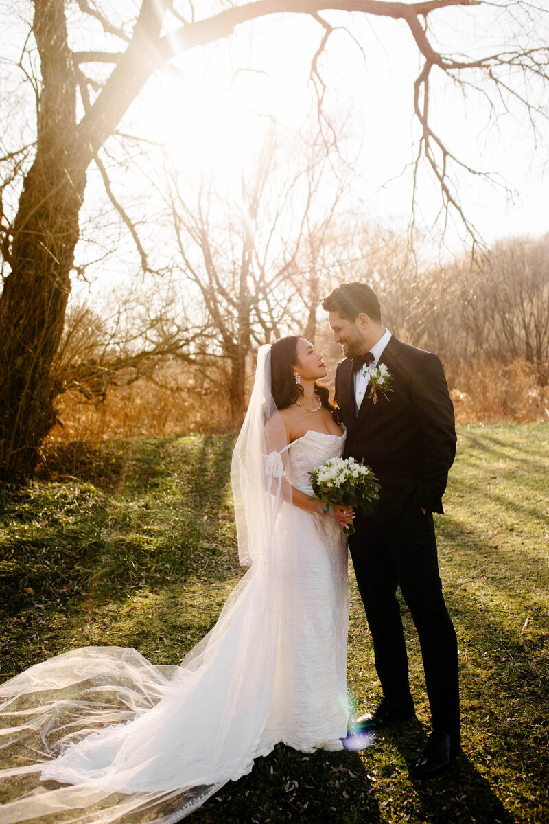 owls-hoot-barn-micro-winter-wedding