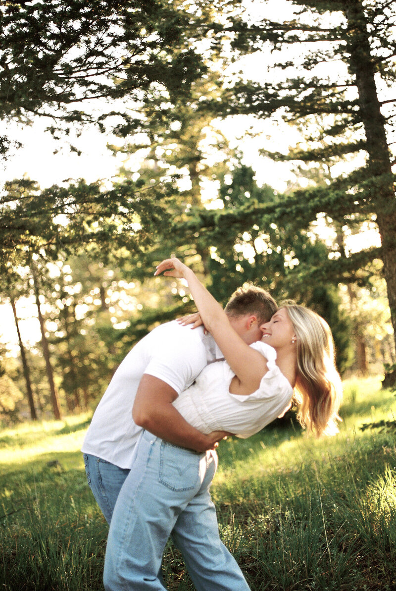 shenandoah-national-park-engagement-photos-on-35mm-film-13