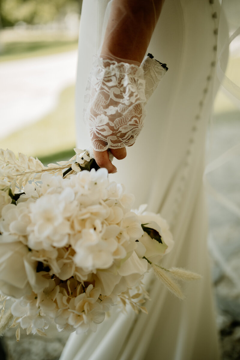 Elegant bridal details