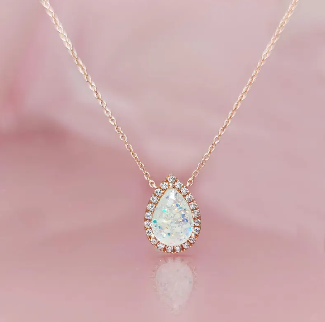 Handcrafted keepsake jewelry made with your preserved flowers, ashes, or breastmilk — a timeless way to hold your most meaningful moments close