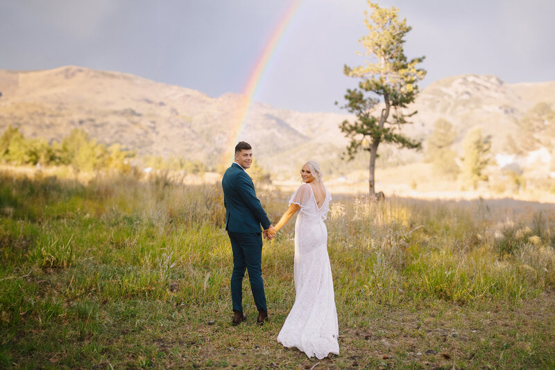 Estes Park Wedding Photographer Denver Wedding Venue Planner Della Terra Mountain Top Fall Colorful Wedding Liz Osban Photography Black Canyon Inn Wyoming Wedding Photographer Elopement Engagement 87