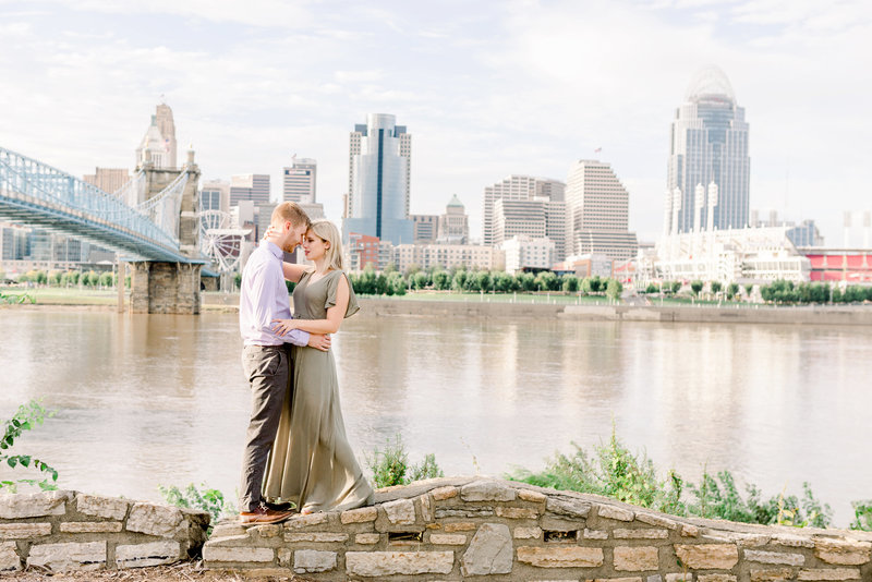Cincinnati-engagement-wedding-photographer-eden-park-art-museum-smale-riverfront027