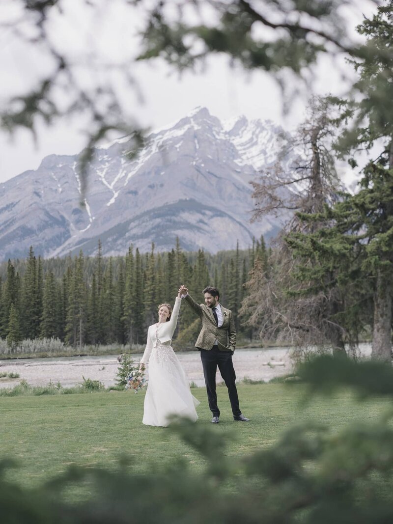 Timeless Tales Creatives - Fine Art Documentary Wedding Photographers in Banff - Banff Springs Golf Course Wedding (45)