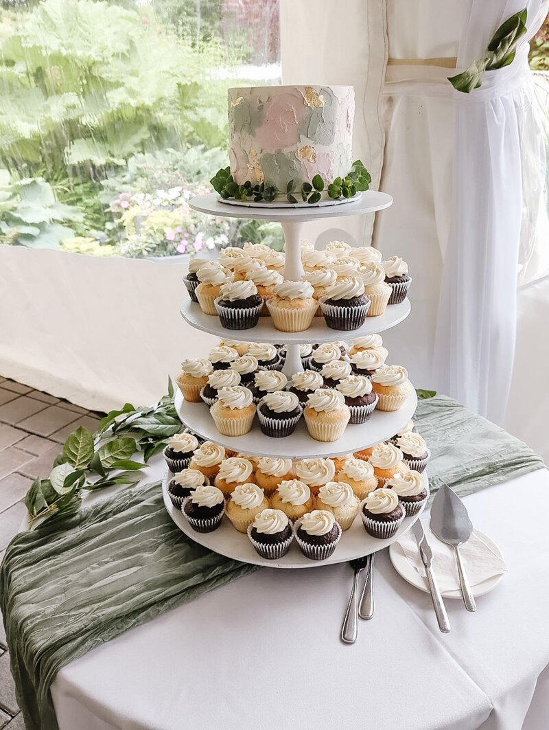 Wedding cupcakes