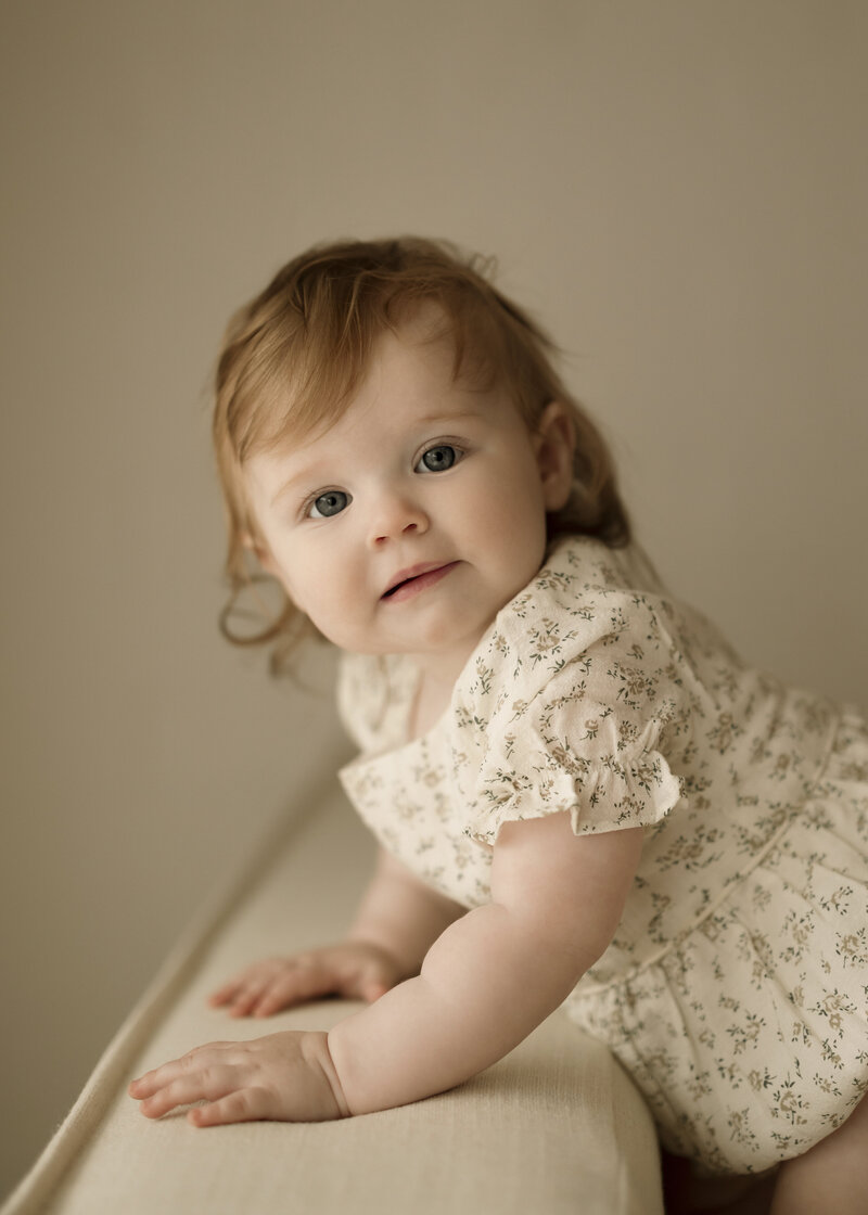 perth-motherhood-mini-session-studio.jpg