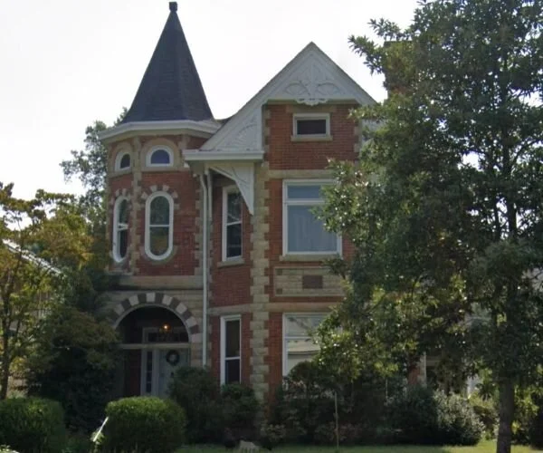 Historic home at 1616 Bath Ave. featured in the Ashland KY historical walking tour.