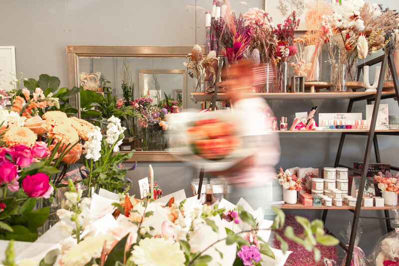 FLOWERS ON OXFORD MOTHERS DAY_-457