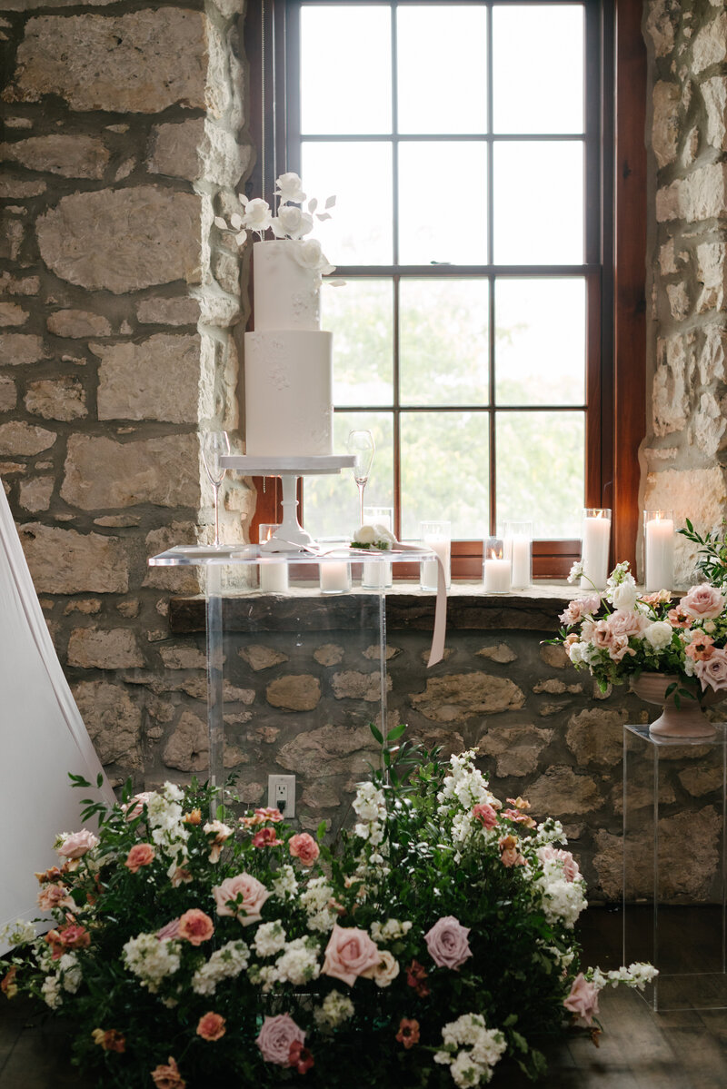 Cambridge-Mill-Wedding-Mango-Studios-Kendon Design Co.-GTA Niagara Wedding Florist-F-0836
