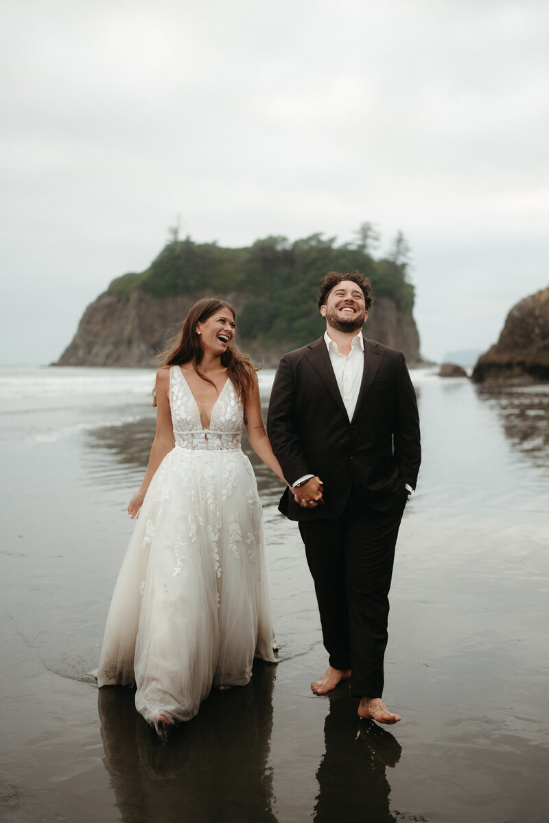 the_chaffins_international_destination_wedding_elopement_photographers_sammie_chaffin_micah_editorial_adventure_photos_travel_olympic_national_park_38