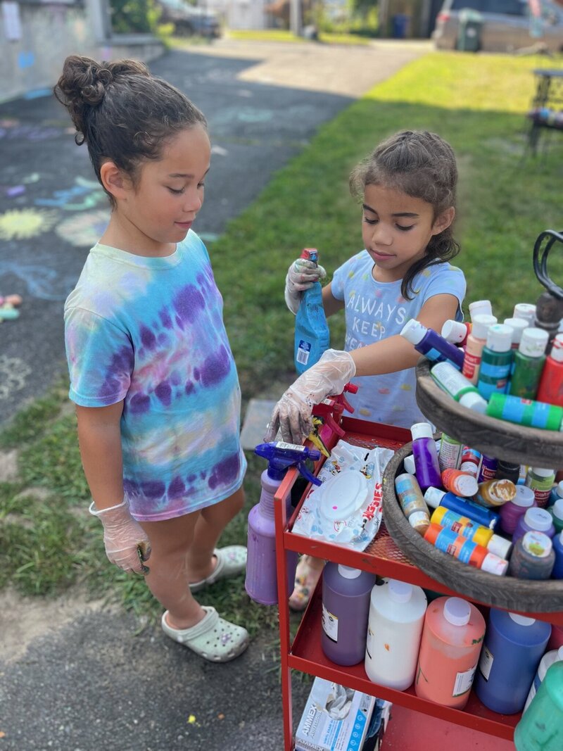 who is the owner of Grateful Gourmet. Desi Bagnell owner of the Grateful Gourmet. Chef deadhead local influencer to the mount holly community, mom shining star and over all great person. 