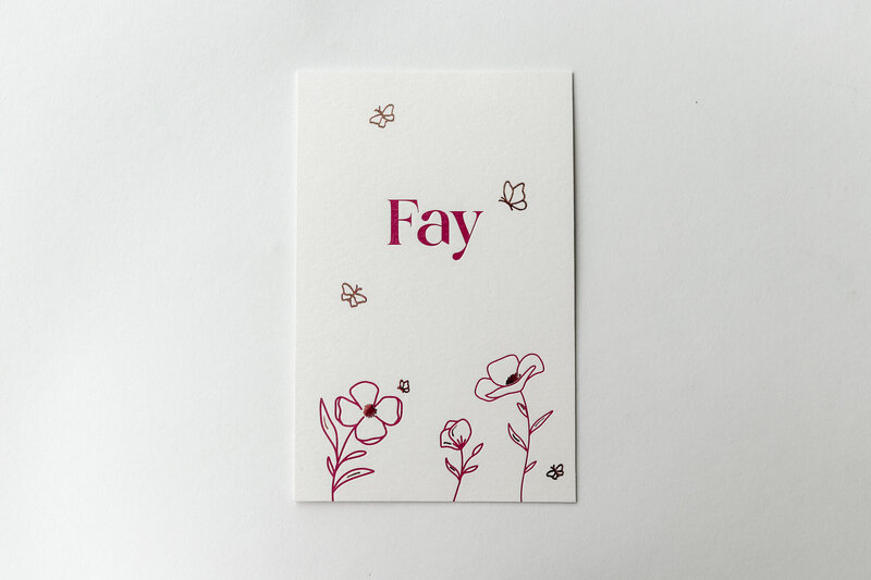 Letterpress-geboortekaartje-Fay-met-bloemen-en-goudfolie-7