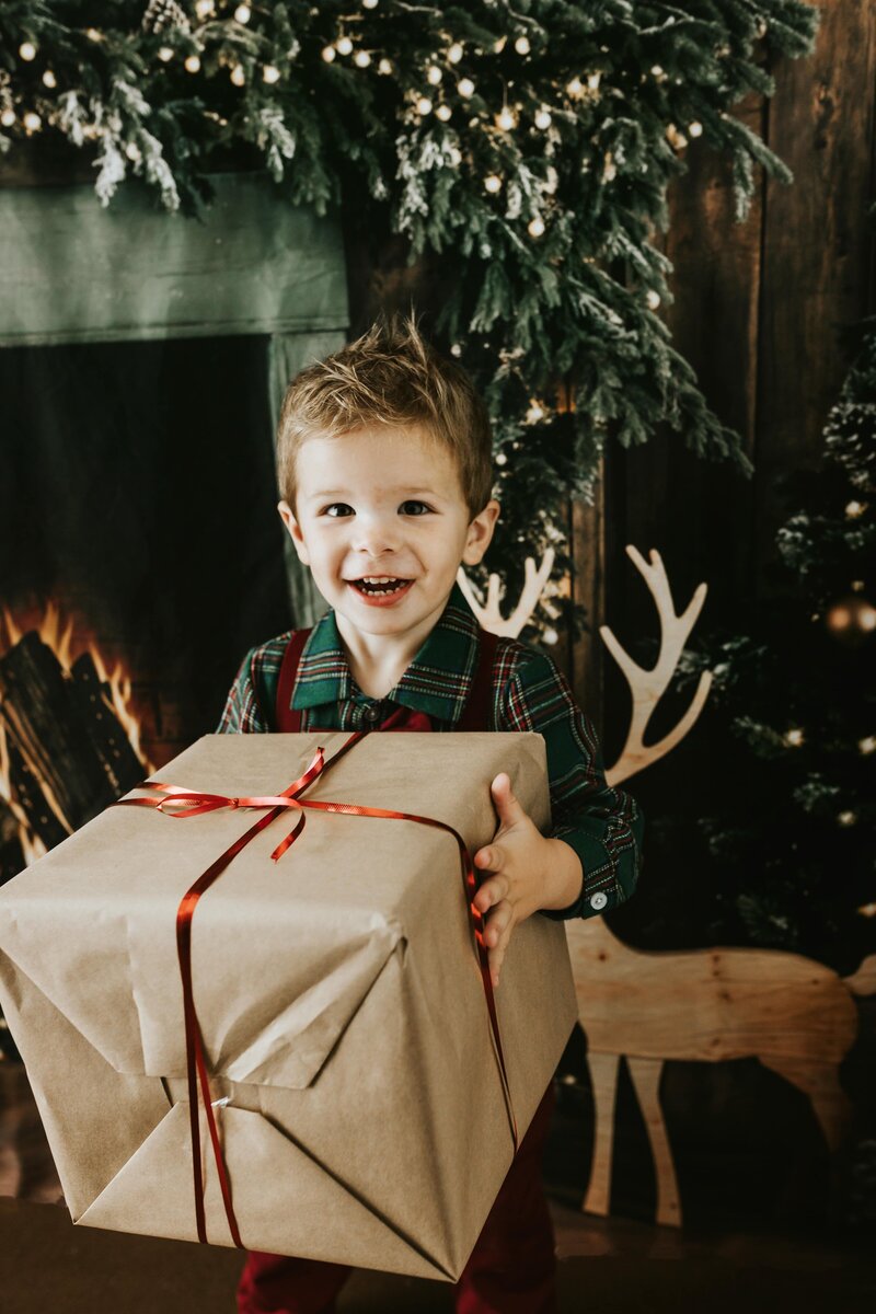 laluzstudios-savyandasher-christmas2025-35-min