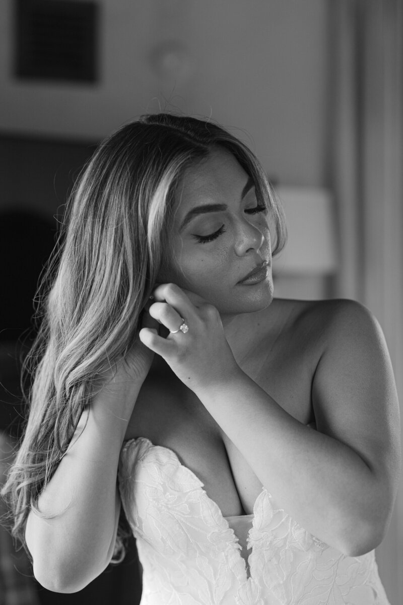 Bridal Getting Ready Tower House wedding Atlanta Wedding Photographer Renee Jael-54