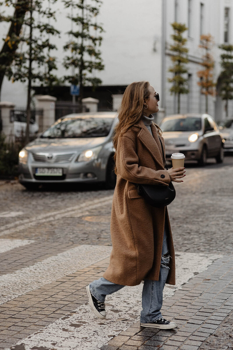 kaboompics_city-chic-in-autumn-casual-fall-outfit-fashion-trends-33471