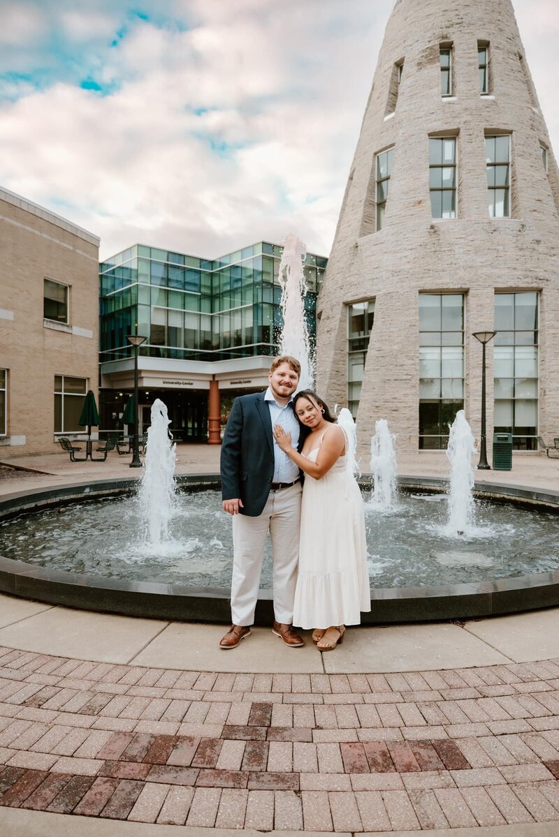 Downtown Evansville. Main Street Evansville. Elopement photographer in Indiana. Brides in Indiana . Wedding Planning