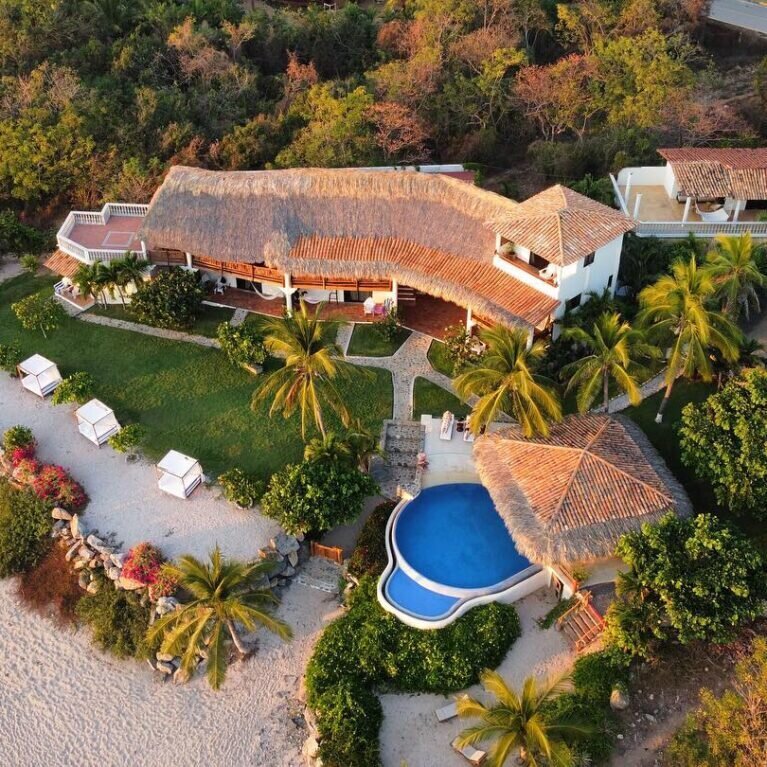 hotel-casa-manzanillo-767x767