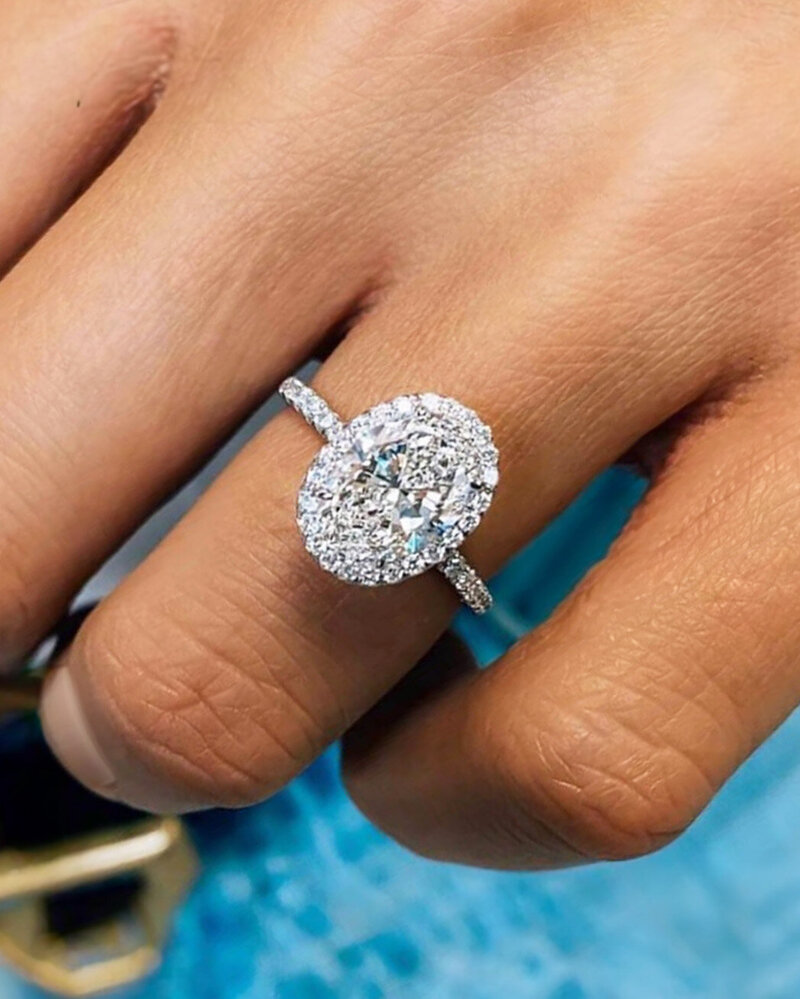 solitaire round diamond engagement ring