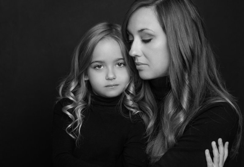 Janel-Lee-Photography-Cincinnati-Ohio-Mother-daughter-portrait-1