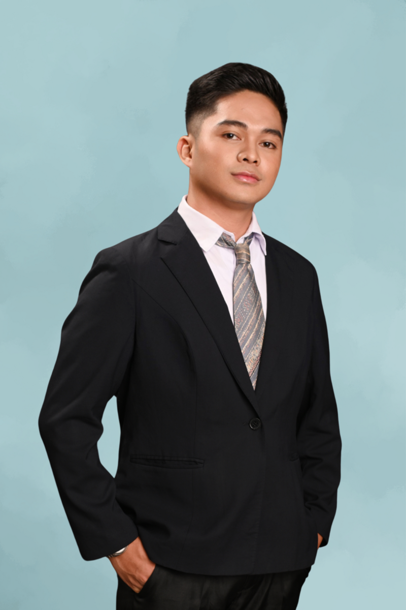 Richard Binas' headshot