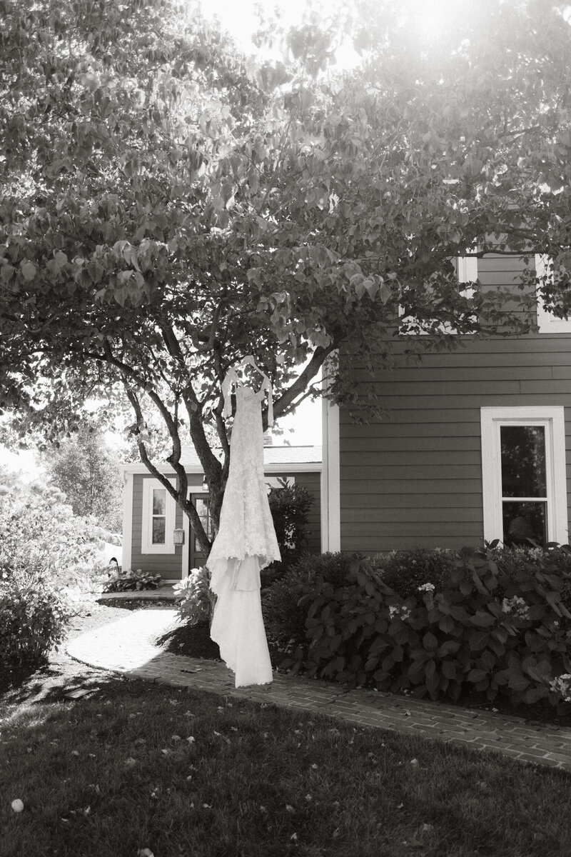 mustard seed gardens indy indianapolis noblesville indiana wedding photographer bellagio florals something blue stylists-4