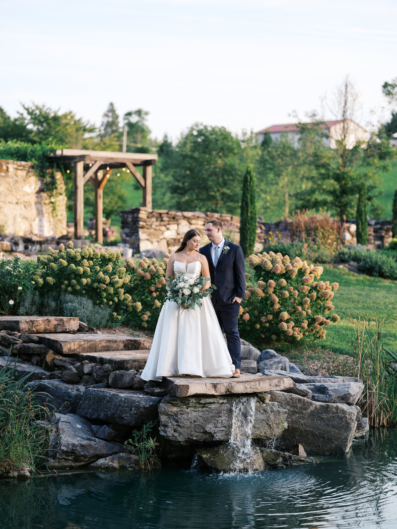 GlenEllenFarmWeddingPhotographer_DC_NY_WeddingPhotographerJenniferFern-30