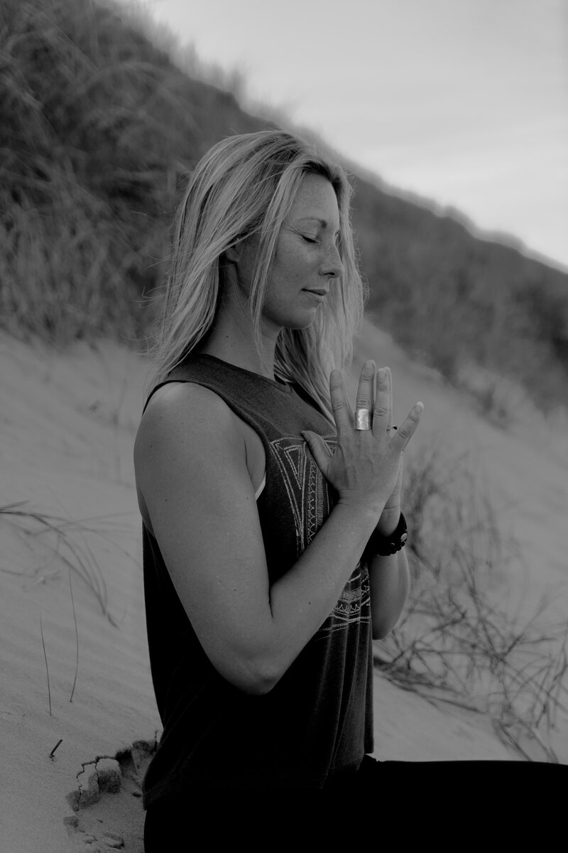 Yoga, yin yoga, yang yoga, relax, ontspanning, mind, body, bindweefsel, bewegen, vitaliteit, overspannen, burn-out, coach, coaching, burnoutcoach, bewustwording, leefstijl, gezond, gezondheid, den helder