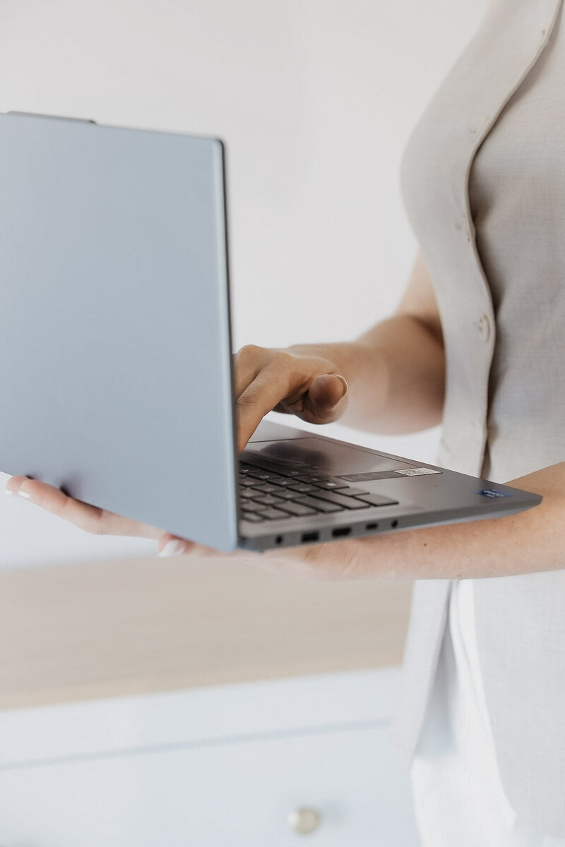 Brooke Johnson, founder of Brooke Ashleigh Business Services, helping virtual assistants and early-stage business owners get confident with their bookkeeping and Xero setup.