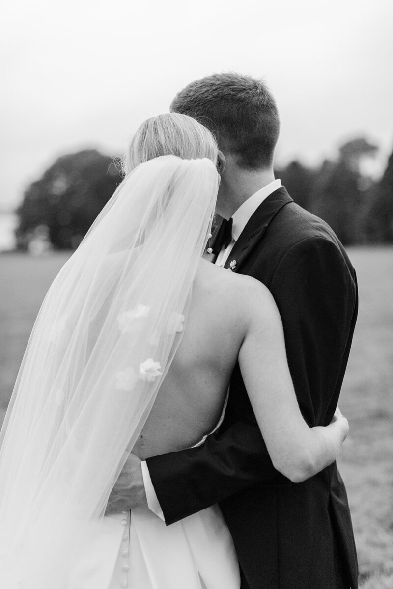 bride-groom-veil-ocean