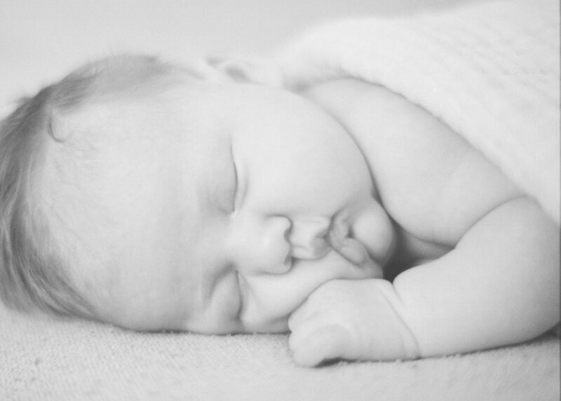 newborn_lifestyle_film_photography_waterloo1