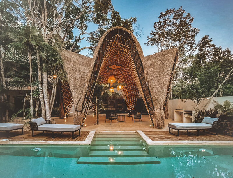 bamboo-bar-wood-chairs-tropical-lounge-area
