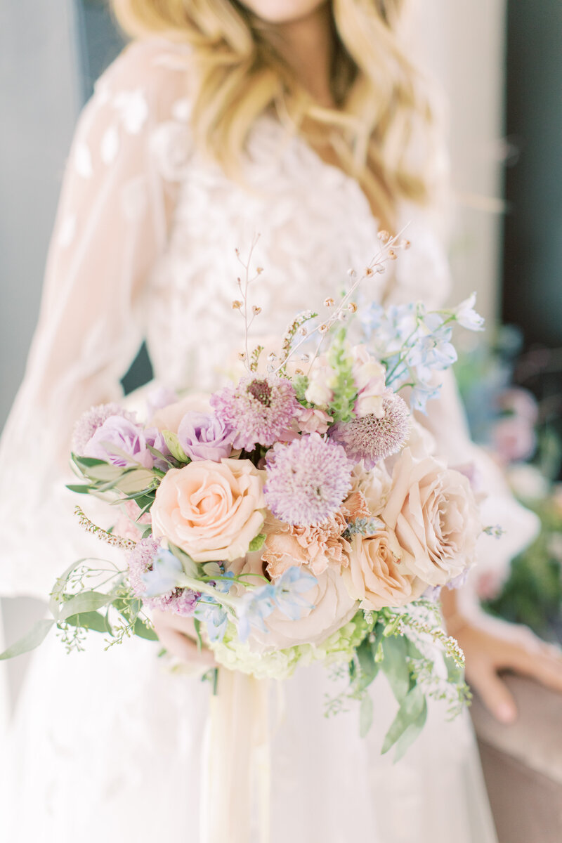 Western chic styled bridal photography at Bonnie Blues in Colorado