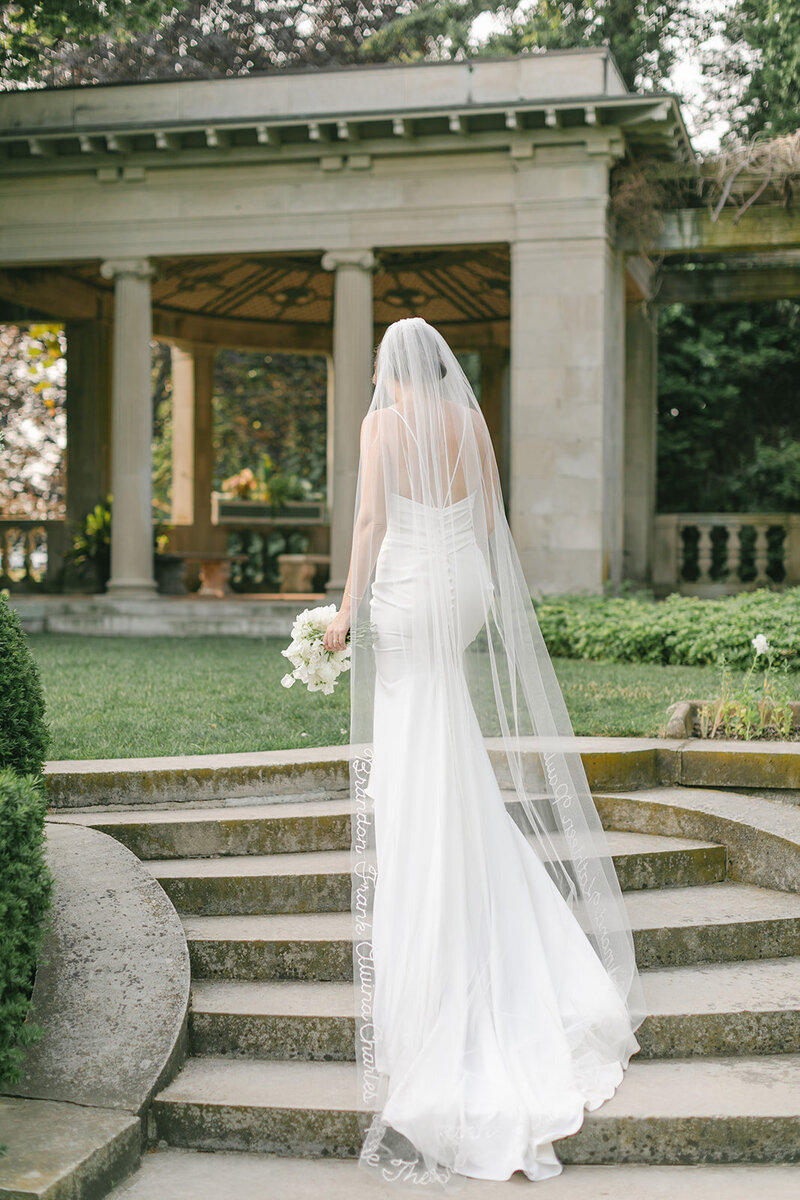 bride-personalized-cathderal-veil