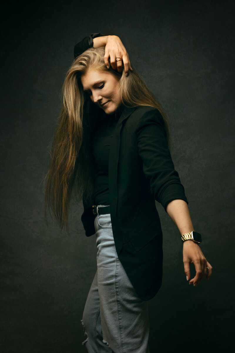 20241111_Portraiture-by-HK_Viola-X-Helena_00741-Edit