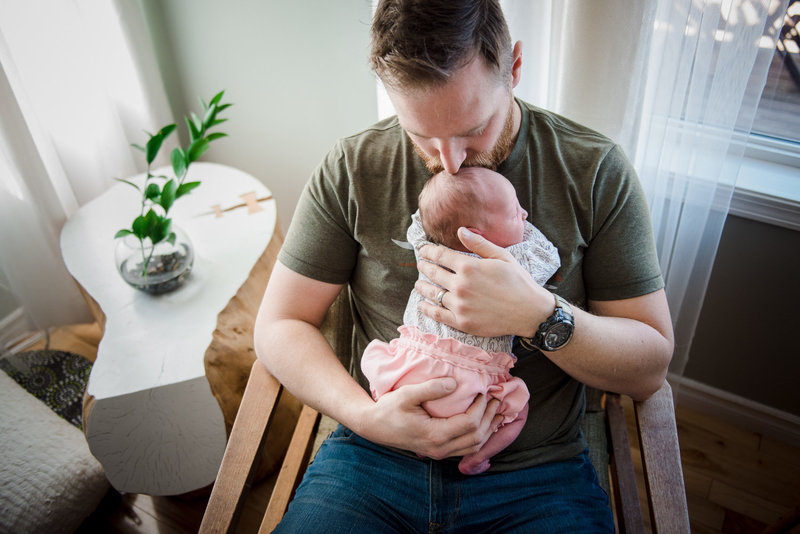 Casual relaxed newborn photos Edmonton-20