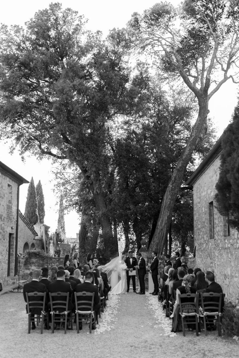 Destination wedding ceremony in Tuscany, Italy