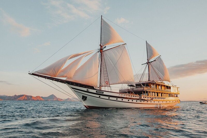 Luxury cruising in Indonesia on a private boat