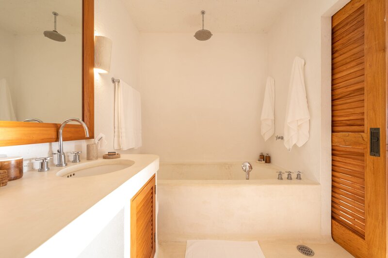 04-2-5-Careyes-Mexico-Properties-Villas-Casita-Carioca-Private-Bathroom-4144
