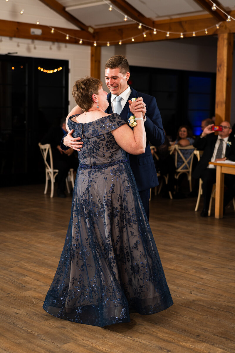 bloom-meadows-berkshire-wedding-photography-80