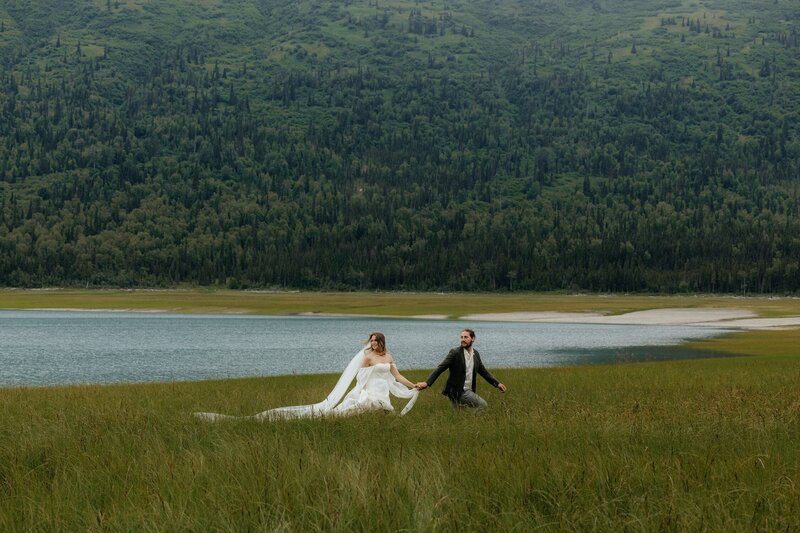 National park elopement in Utah with an experienced adventure photographer