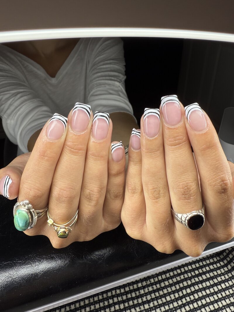 Stripe nails