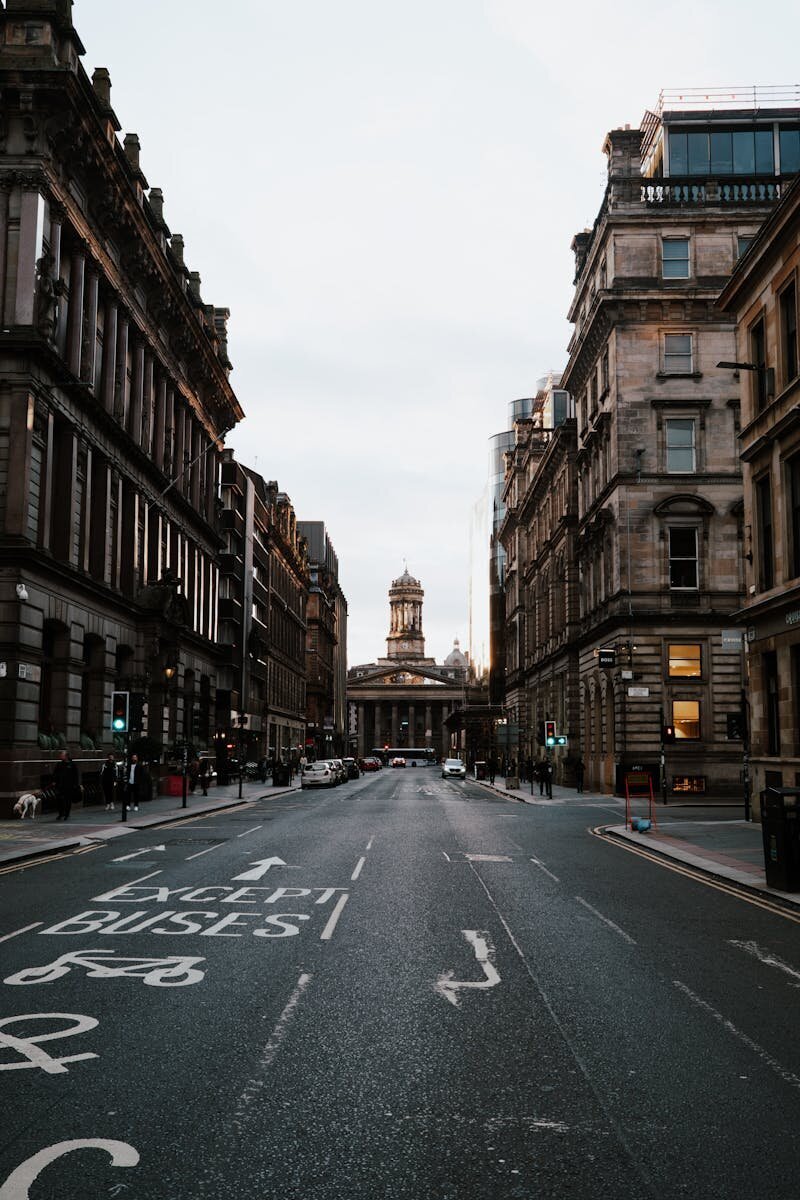 free-photo-of-scenic-view-of-george-street-in-glasgow-scotland