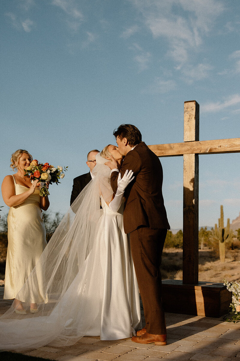 jami-oliver-wedding-preview-taylorraephotofilm-112