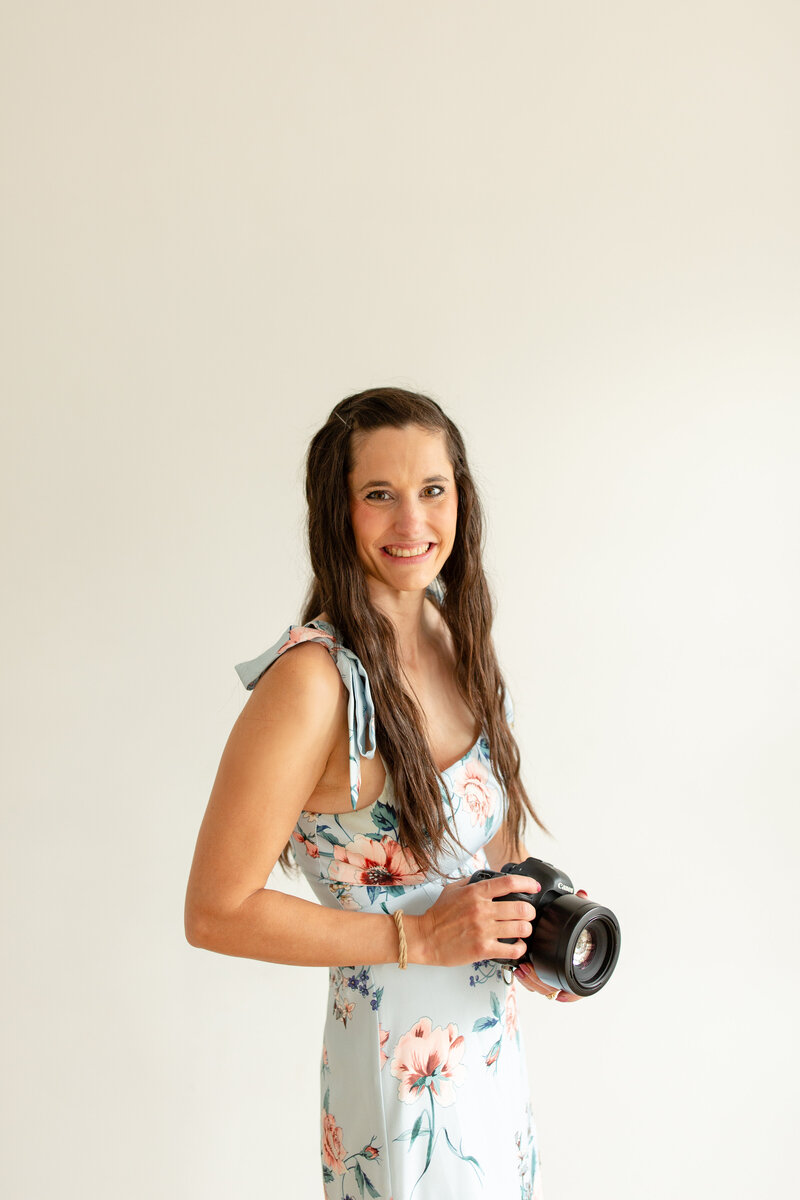 Bright and airy portrait photographer serving Indianapolis and beyond