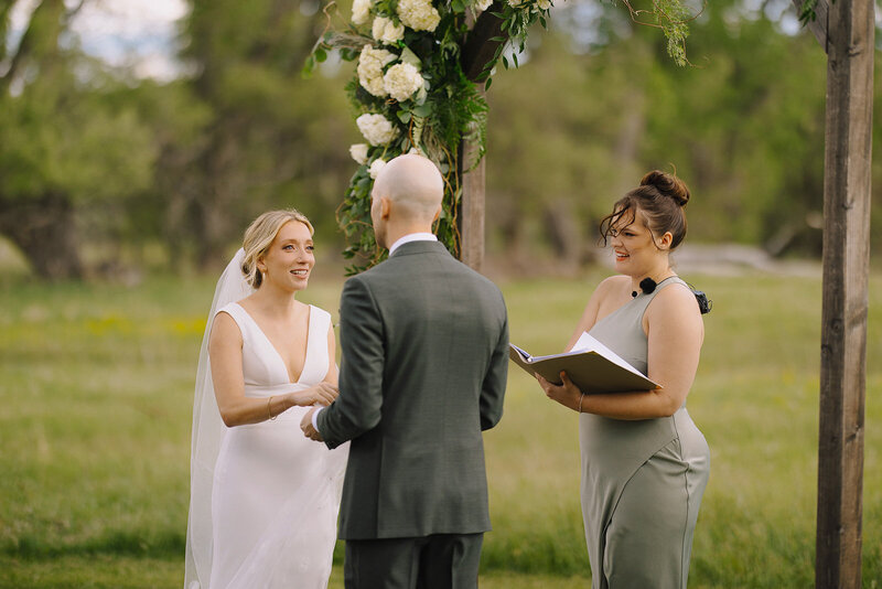 Estes Park Wedding Photographer Denver Wedding Venue Planner Della Terra Mountain Top Fall Colorful Wedding Liz Osban Photography Black Canyon Inn Wyoming Wedding Photographer Elopement Engagement 107