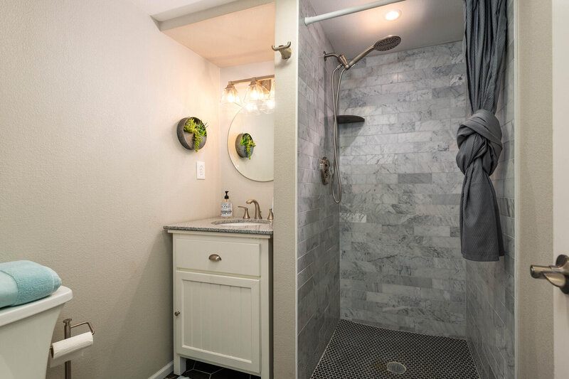 5823 Urban Ct-033-032-Bathroom-MLS_Size