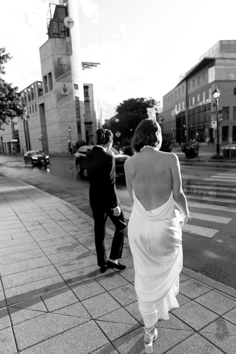 Hotel Nelligan wedding | Montreal wedding photographer | old montreal bride and groom portraits