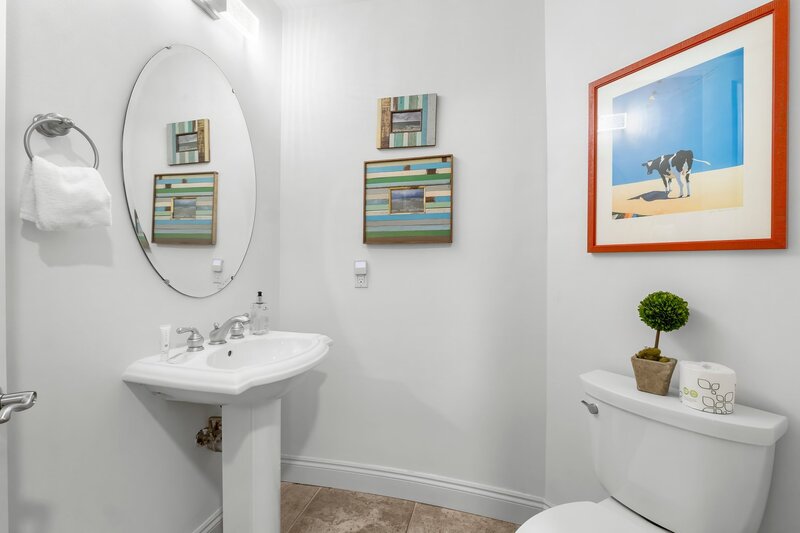 16-web-or-mls-118 Carillon Market St 102-23