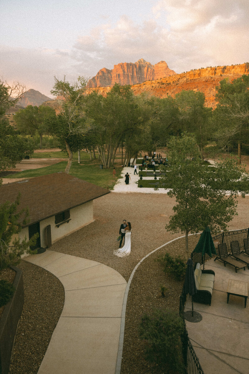 zion-national-park-micro-wedding-villa-venue-jayde-mikenzie-photography-2