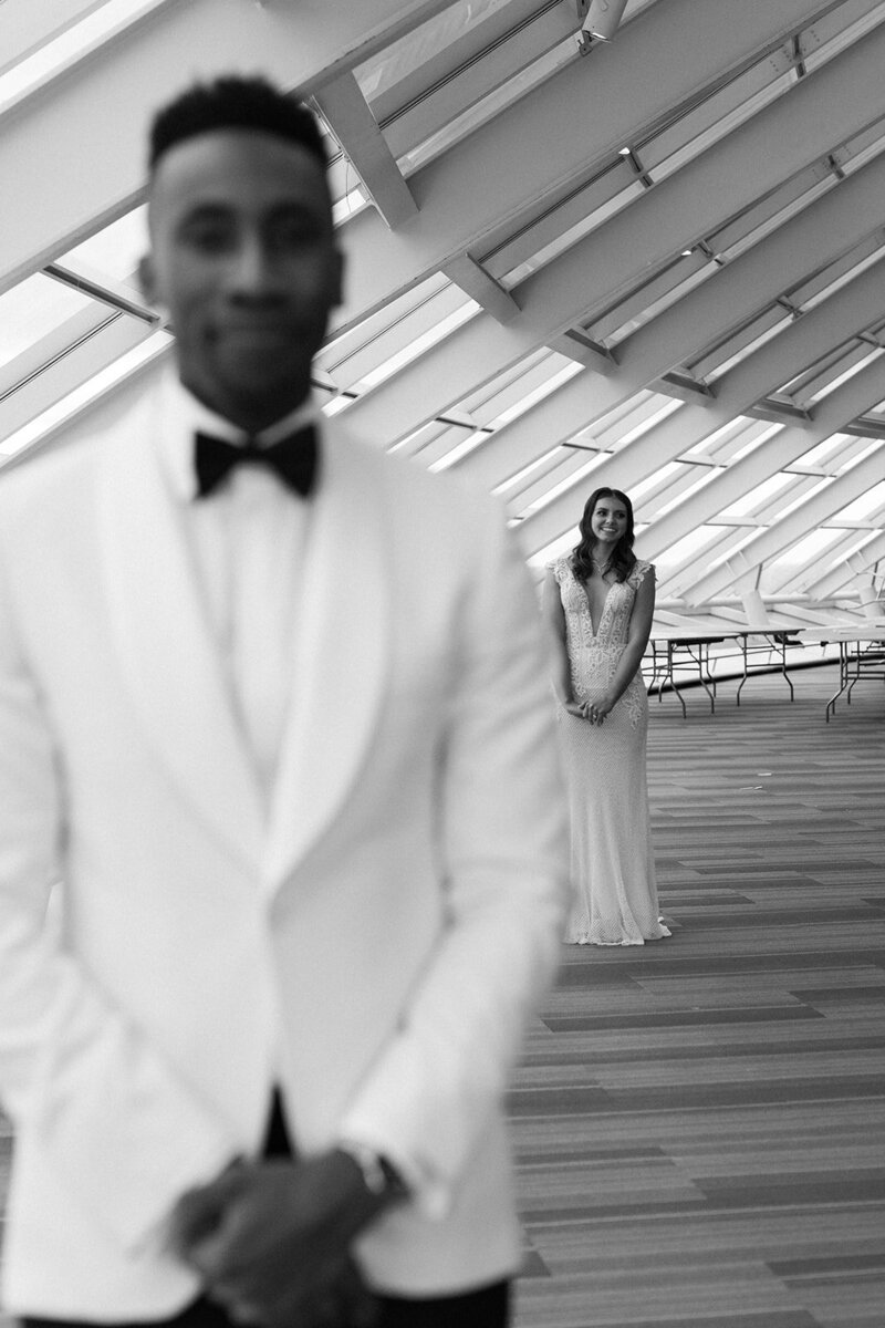 bride and groom's first look at the adler planetarium