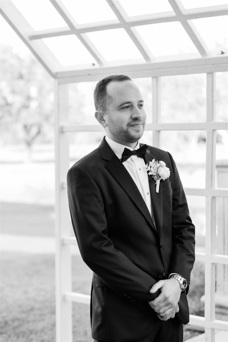 Groom sees bride for the first time at the country club of Orlando.